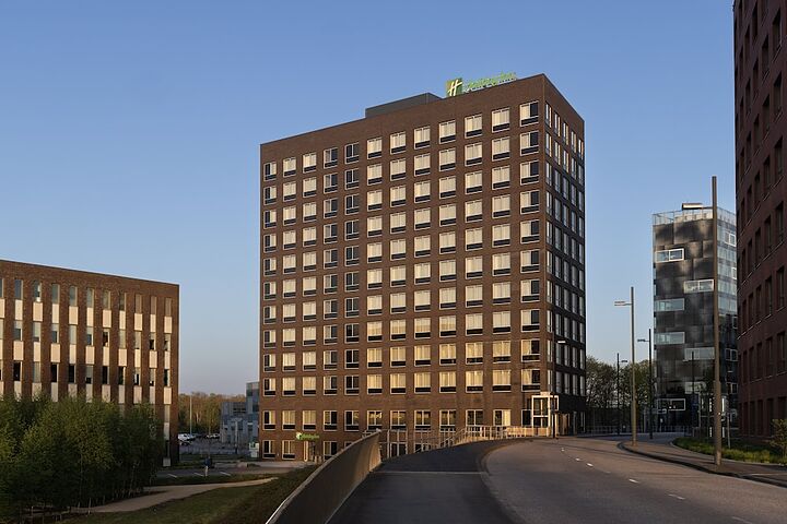 Primary image