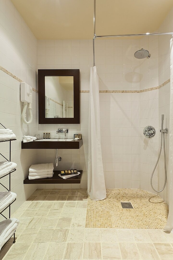 Bathroom amenities