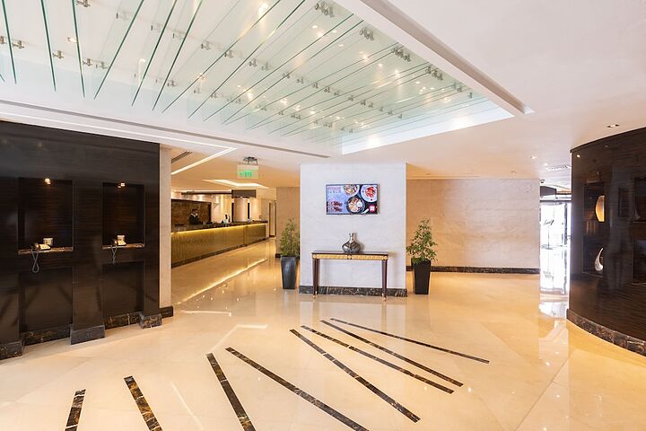 Lobby lounge