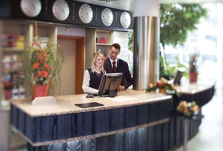 Check-in/check-out kiosk