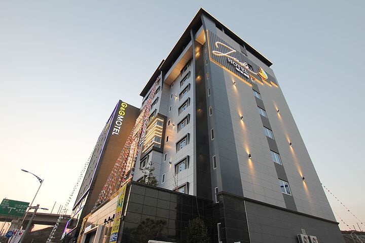 Primary image