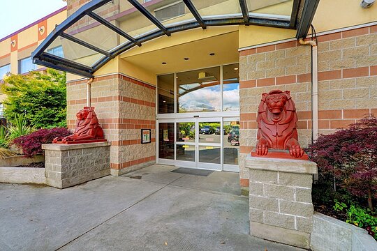 Red Lion Inn and Suites